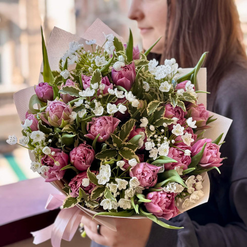 Ніжний букет з тюльпанами та алліумом «Початок життя»