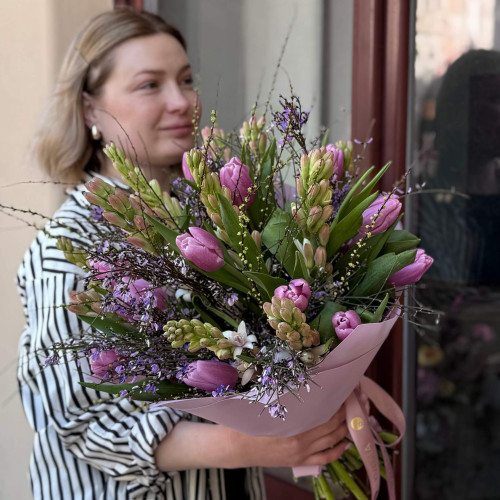 Польовий весняний букет із запашною туберозою та геністою «Строкате полечко»