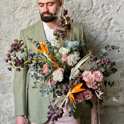 Стильний букет з фрітілярією та стреліцією «Розкішний птах»