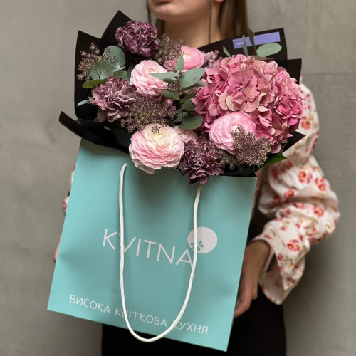 Ніжний загадковий букет «Таємні почуття»