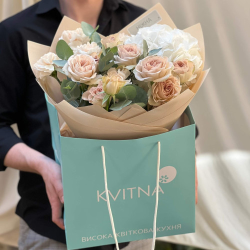 Світлий пастельний букет «Чай з молоком»