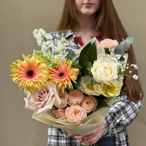 Пухнастий букет у теплих відтінках «Ранковий настрій»