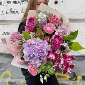 Букет «Малинова насолода»