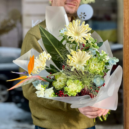 Екзотичний букет зі стреліцією «Світлий спалах»