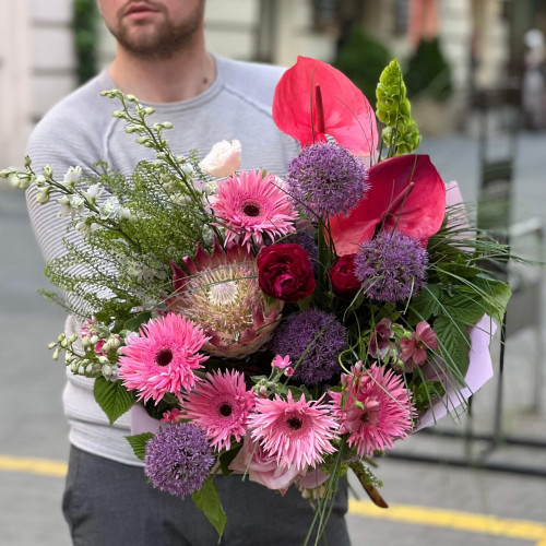 Об'ємний букет з протеєю «Строкате сузір'я»