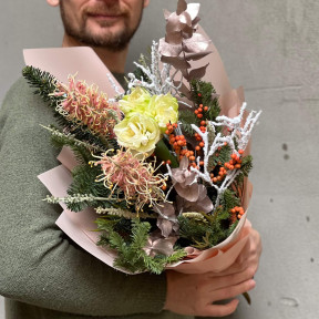 Зимовий пухнастий букет «Тепла сніжинка»