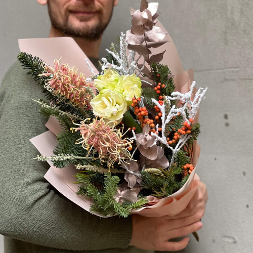 Зимовий пухнастий букет «Тепла сніжинка»