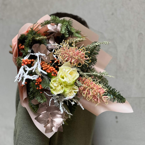 Зимовий пухнастий букет «Тепла сніжинка»