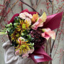 Sophisticated bouquet with Safina chrysanthemums «Star of the Autumn»