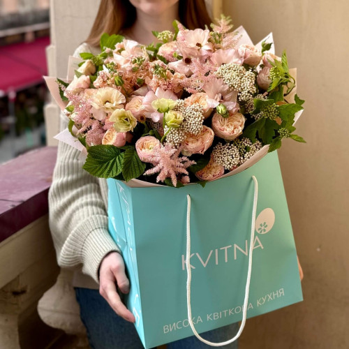 Теплий букет з ранункулюсами Butterfly «Мамина любов»