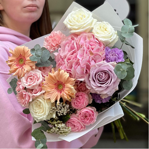 Ніжний букет з гортензією «Мила леді»