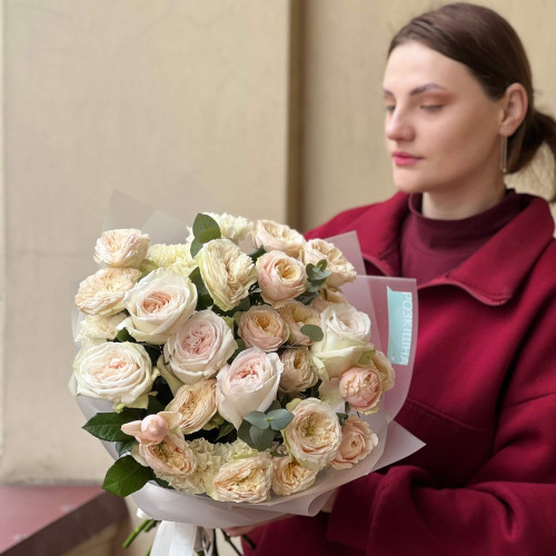 Букет с парфюмированной пионовидной розой White O'Hara «Кремовая элегантность»
