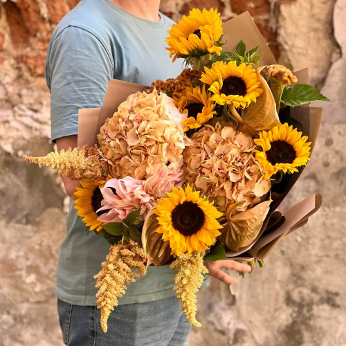 Shining bouquet with sunflowers «Golden Fantasy»