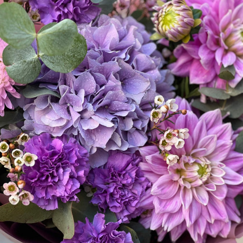 Чарівний букет з гортензією та жоржинами «Відтінки фіолетового»