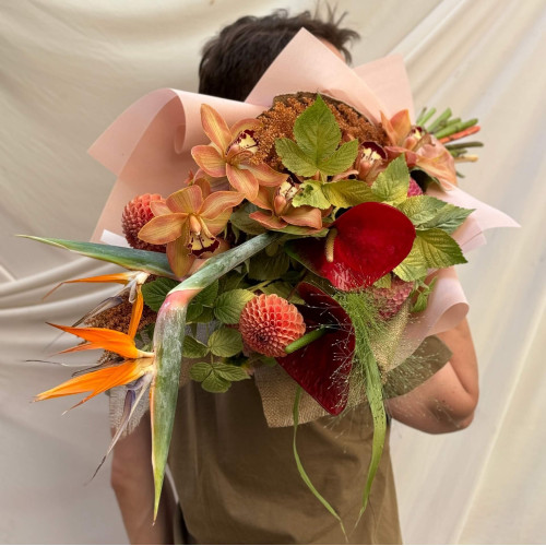 Екзотичний букет з цимбідіумом «Золота Марічка»