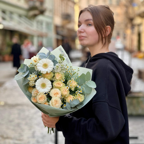 Повітряний букет з герберою «Польовий настрій»