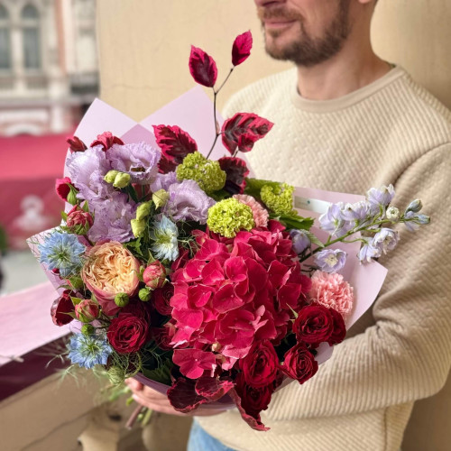 Вишневий букет з гортензією «Мамина черешенька»