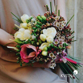 Букет комплімент з хамелаціумом