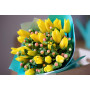 Весняний букет з жовтих тюльпанів