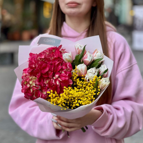 Fragrant bouquet with mimosa «Charming Oksana»
