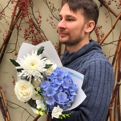 Світлий біло-блакитний букет «Радісна легкість»