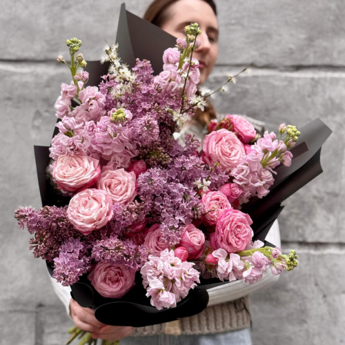 Пухнастий ароматний букет «Весняна фіалка»