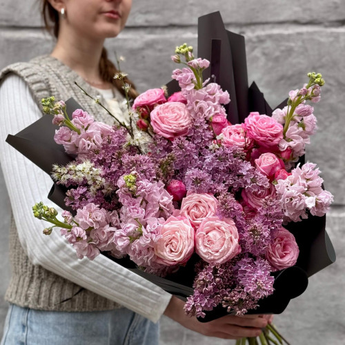 Пухнастий ароматний букет «Весняна фіалка»