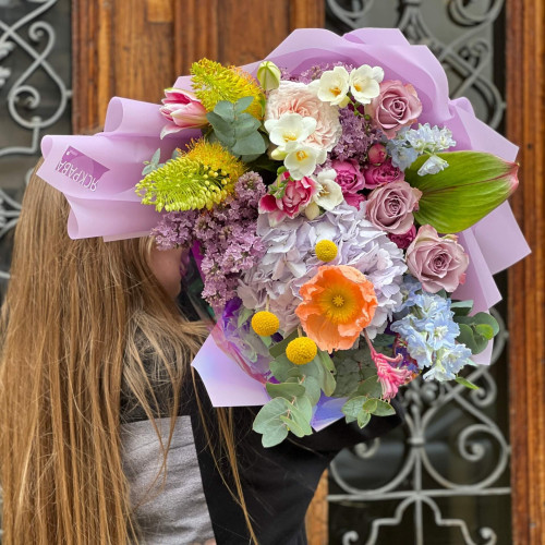 Яскравий різнобарвний букет «Веселкова заграва»