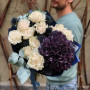 Контрастний букет із гортензією «Фіалковий зефір»