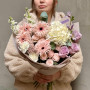 Ніжний вишуканий букет з герберою та гортензією «Повітряний поцілунок»