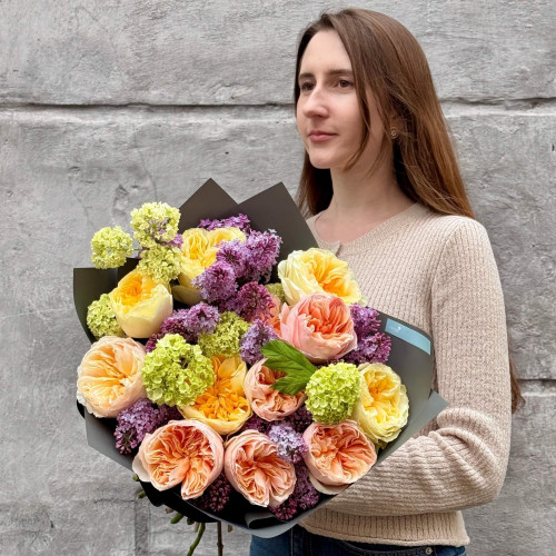 Букет с роскошными пионовидными розами Juliet и Antonia «Майский вечер»