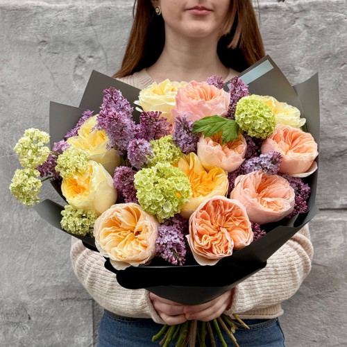 Букет с роскошными пионовидными розами Juliet и Antonia «Майский вечер»