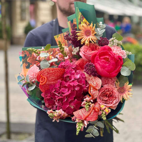 Bouquet of peonies and Graffiti anthuriums «Colored graffiti»