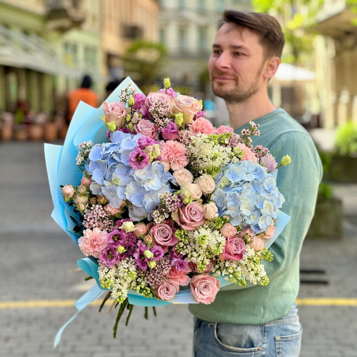 Розкішний букет з гортензіями та трояндами «Океан ніжності»