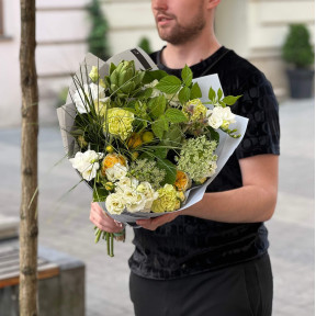 Букет у зелених відтінках із артишоком «Лаймове сонце»