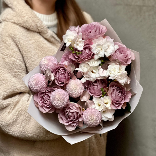 Лавандовий букет з фрезією «Вишуканий аметист»