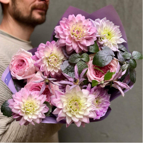 Ніжний букет у бузкових відтінках «Лавандові візерунки»