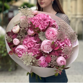 Романтичний рожевий букет «Поцілунок фламінго»