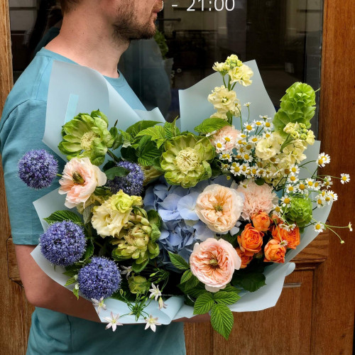 Акварельний вишуканий букет «Сапфіровий туман»