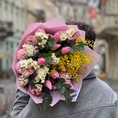 Цікавий пахучий букет з гіацинтами «Весняний мед»