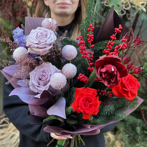 Контрастний зимовий букет з амарилісом «Лагідна зима»