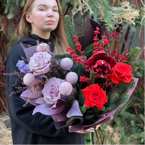 Контрастний зимовий букет з амарилісом «Лагідна зима»