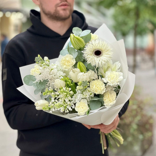 Delicate bouquet with gerberas «Snow-white Morning»