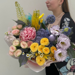 Яскравий барвистий букет «Кольорова дискотека»