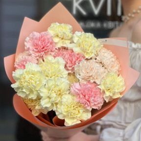 Милый микс из 15 светлых диантусов «Манго-клубника»