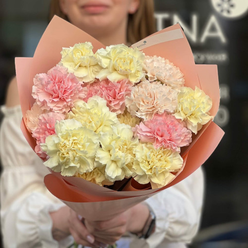 Милий мікс із 15 світлих діантусів «Манго-полуниця»
