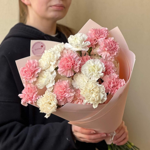 Bouquet of 27 delicate dianthus «Fluffy Meringue»