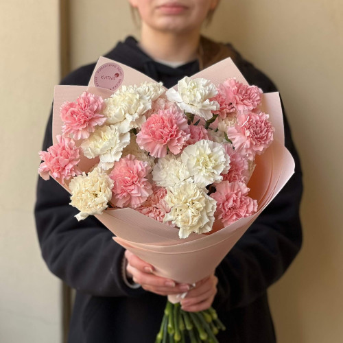 Bouquet of 27 delicate dianthus «Fluffy Meringue»