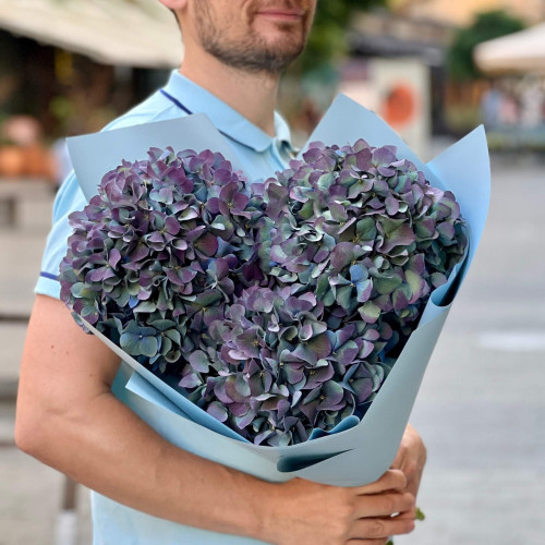 3 гортензии в букете «Сон о море»