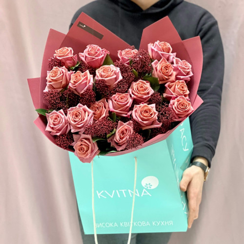 19 burgundy-caramel Barista roses and skimmia